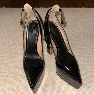 Valentino Tan-Go VLogo platform pumps